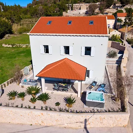 Hedera Estate House Hedera Iii *
